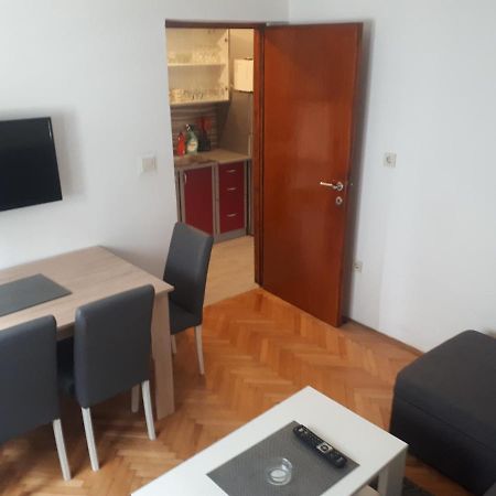 Apartments Mamich Kaštela Екстериор снимка