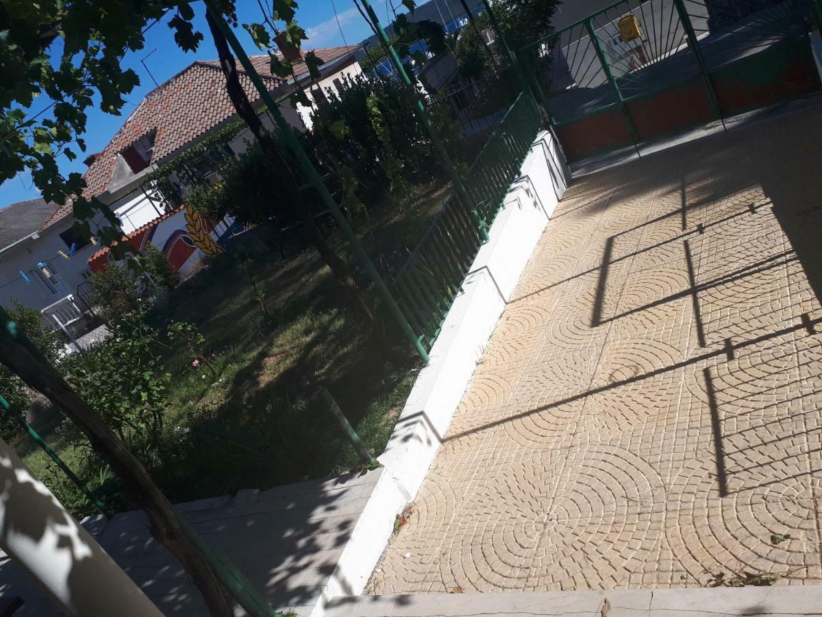 Apartments Mamich Kaštela Екстериор снимка