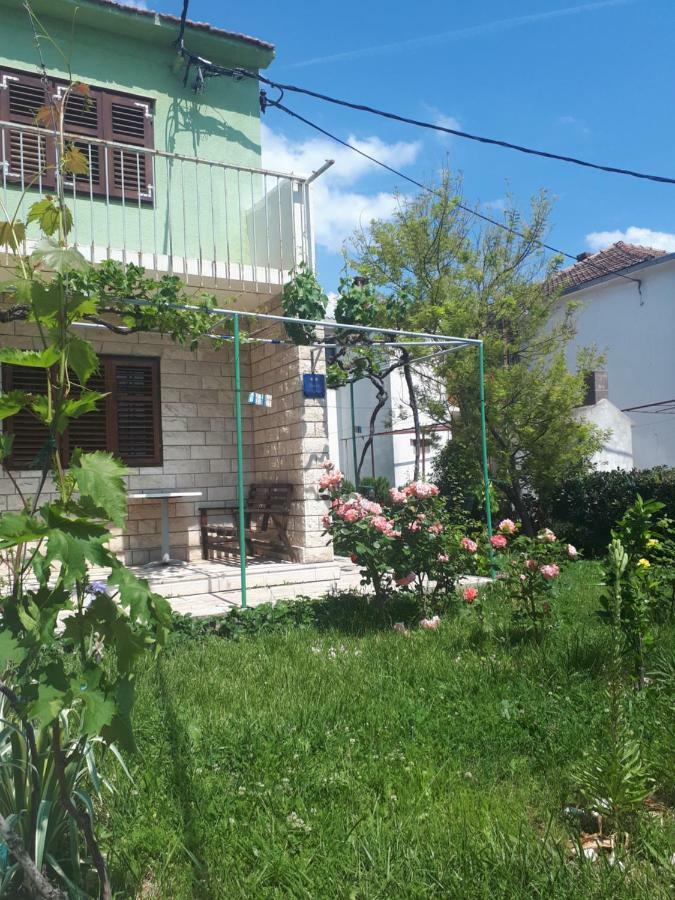 Apartments Mamich Kaštela Екстериор снимка