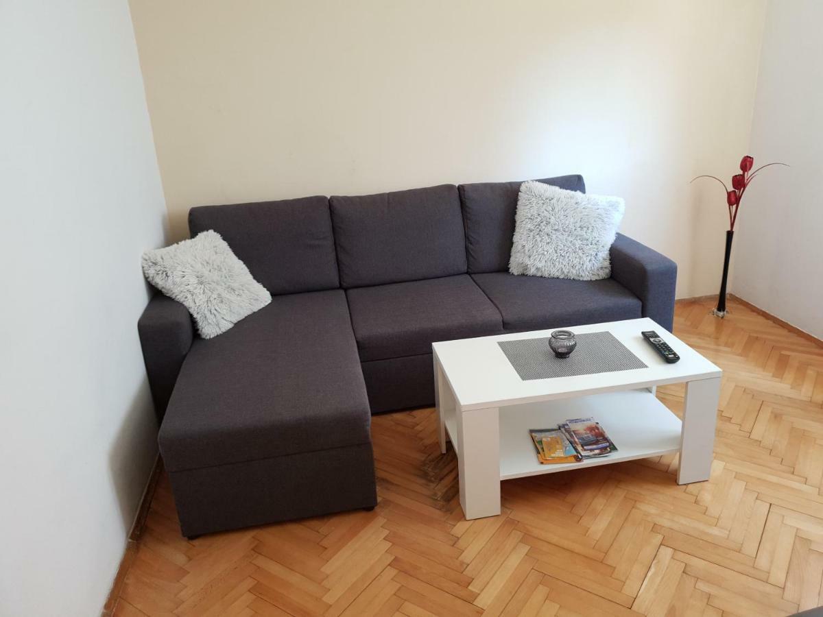 Apartments Mamich Kaštela Екстериор снимка